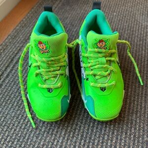 Nike Kids Trout Keystone Baseball
Cleats Neon Green Sneakers